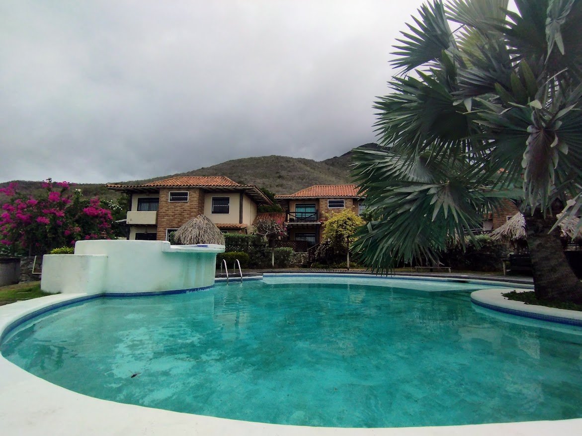 Venta de Quinta frente al mar en Guarame, Isla de Margarita